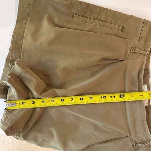 Anthropologie | Kelyn Pleated City Short | Size 12 | Olive - Picture 12 of 13